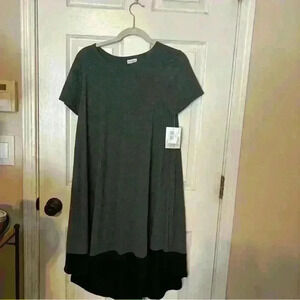 LuLaRoe Carly gray dipped black size small. New with tags.